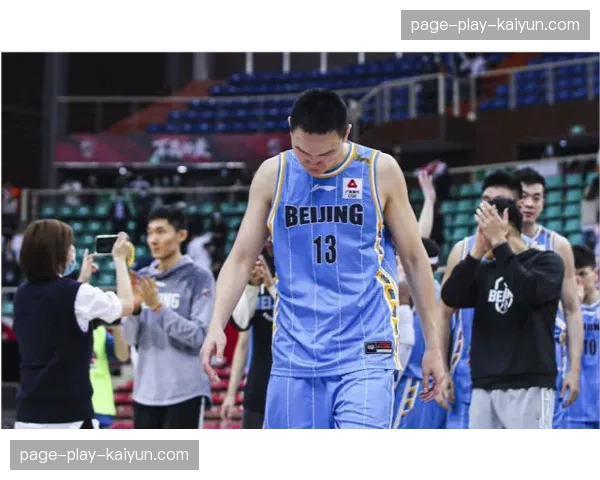 北京控股103-104惜败深圳马可波罗，一分之差憾负强敌